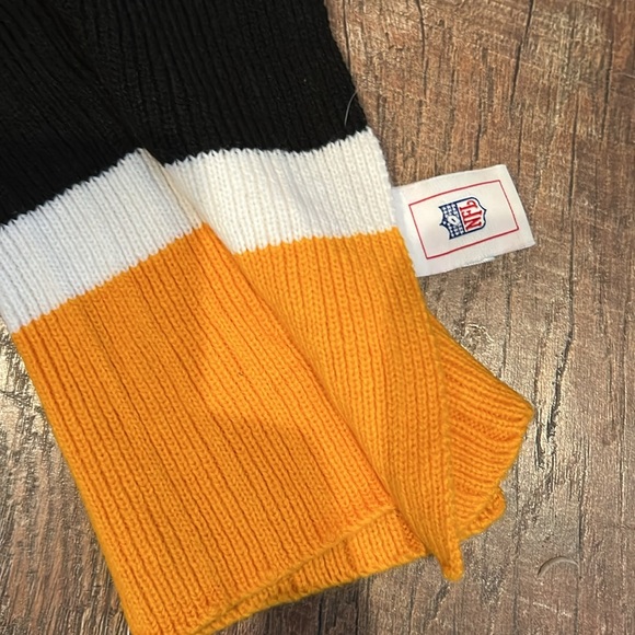 PITTSBURGH STEELERS NFL SCARF - Picture 3 of 4